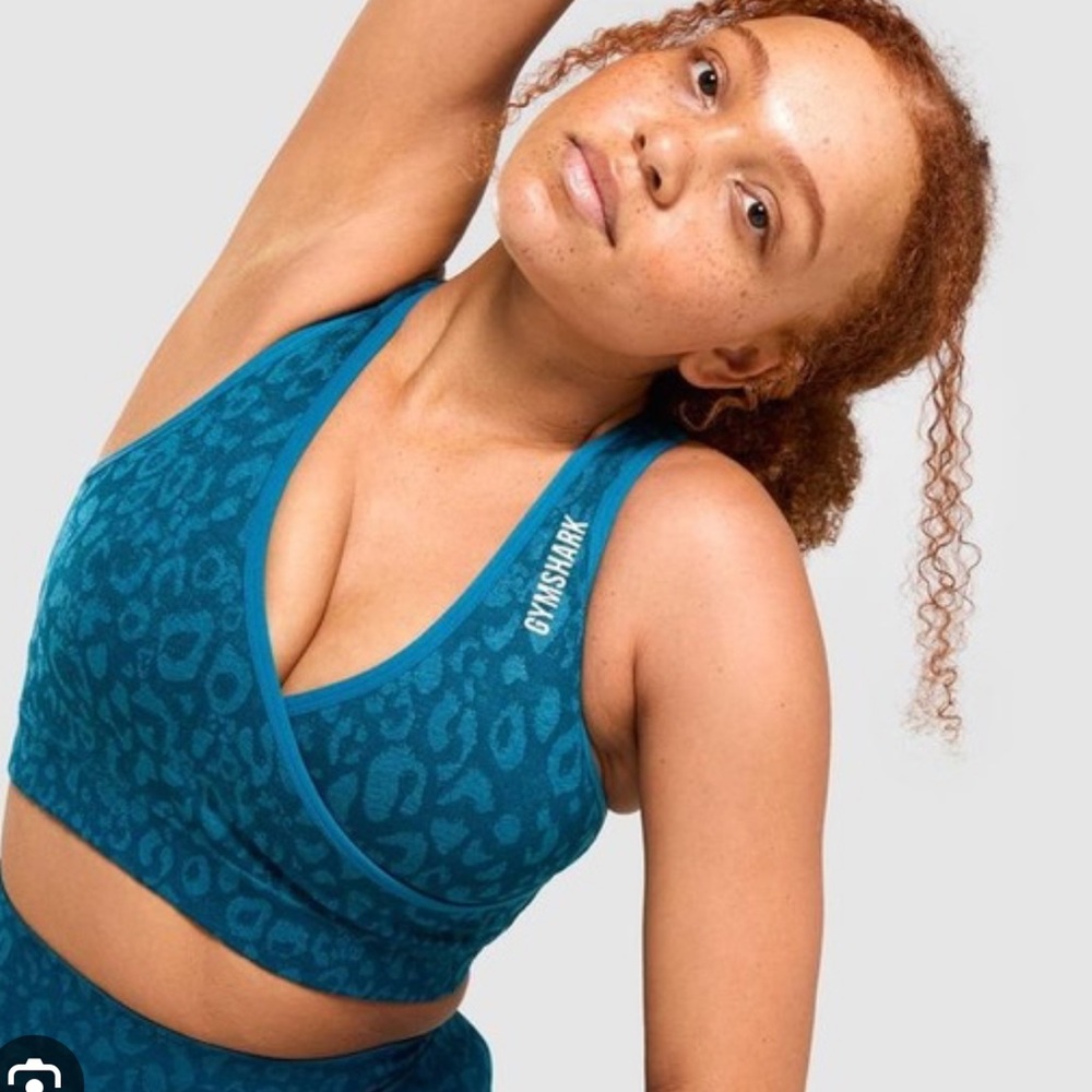 GYMSHARK ADAPT CAMO SEAMLESS SPORTS BRA size medium
